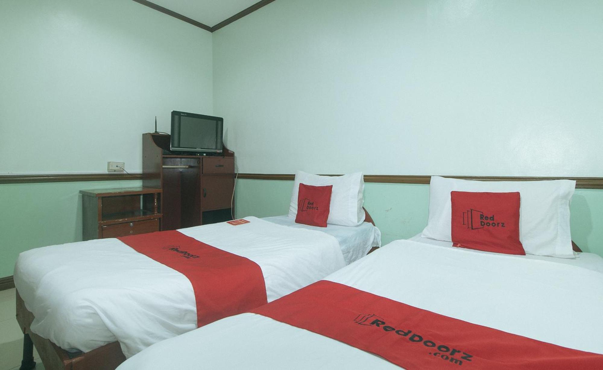 Reddoorz At Maanyag Pension House Mandaue Cebu Exterior foto