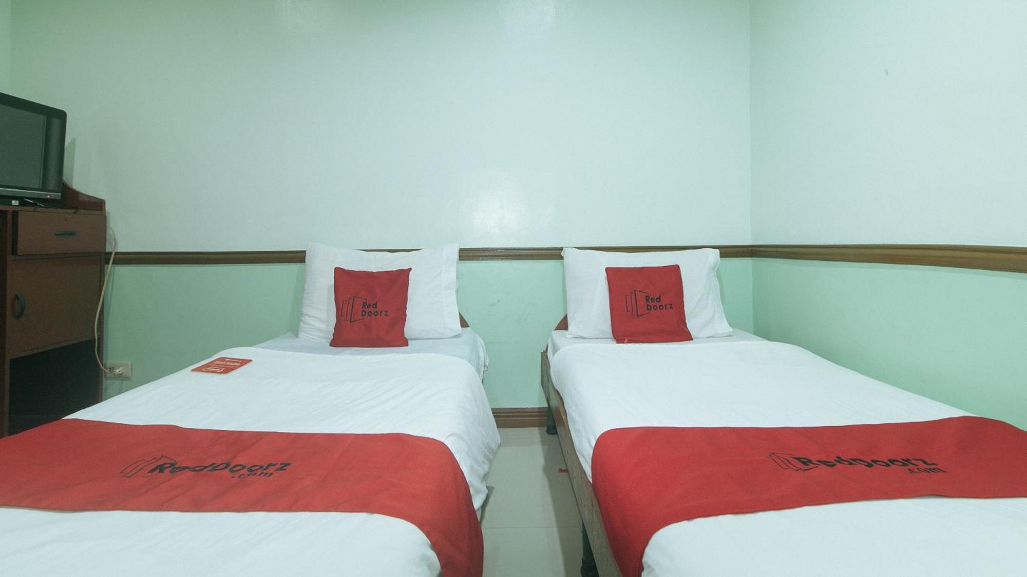 Reddoorz At Maanyag Pension House Mandaue Cebu Exterior foto