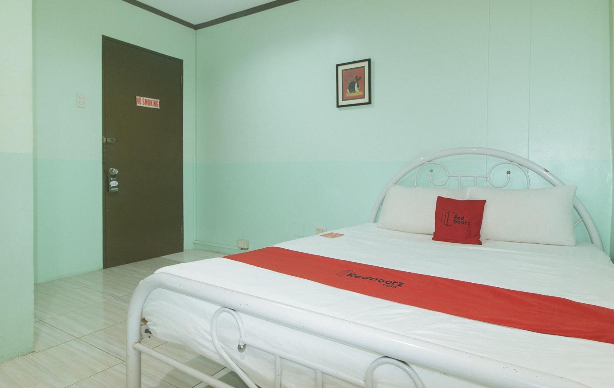 Reddoorz At Maanyag Pension House Mandaue Cebu Exterior foto