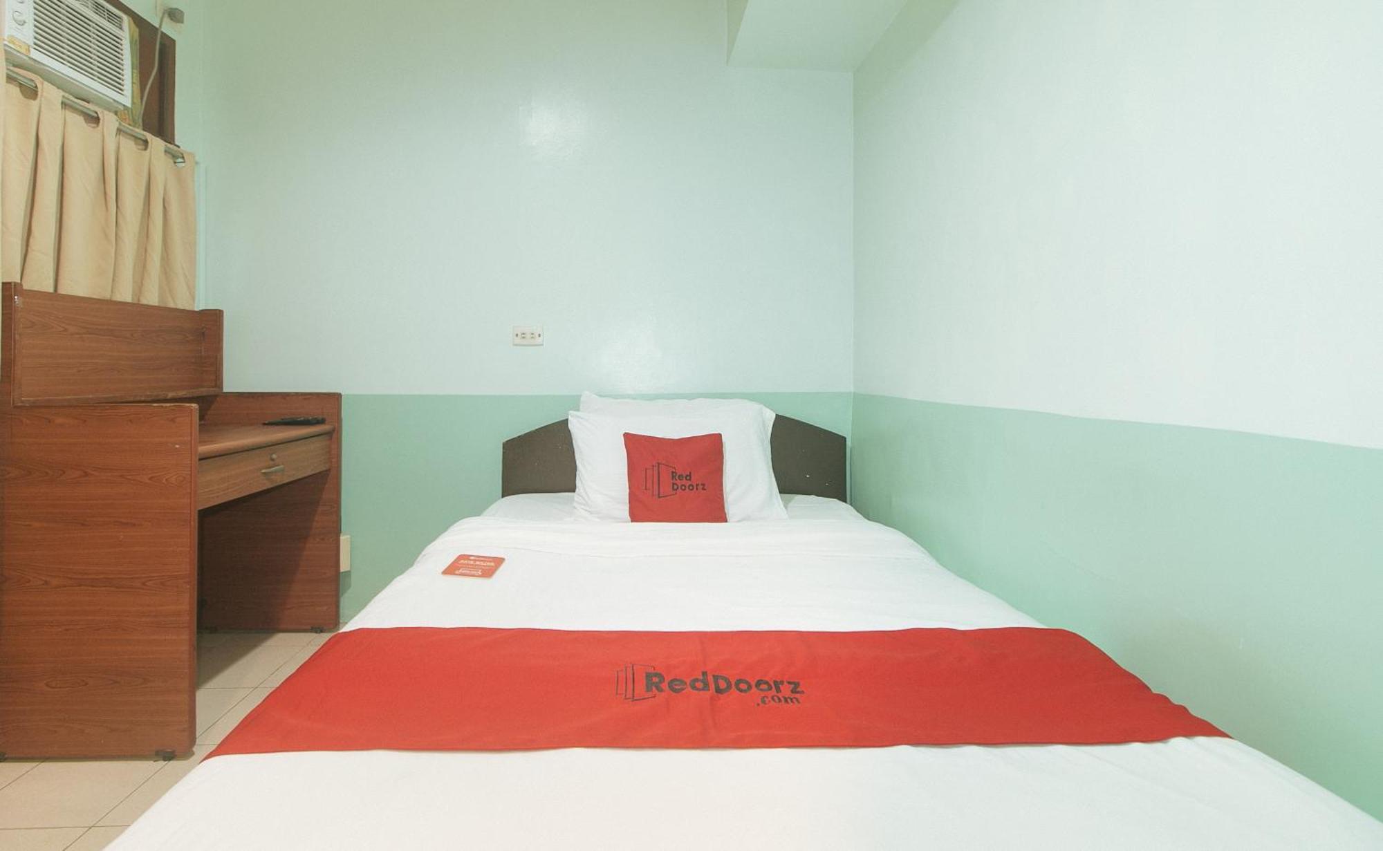 Reddoorz At Maanyag Pension House Mandaue Cebu Exterior foto