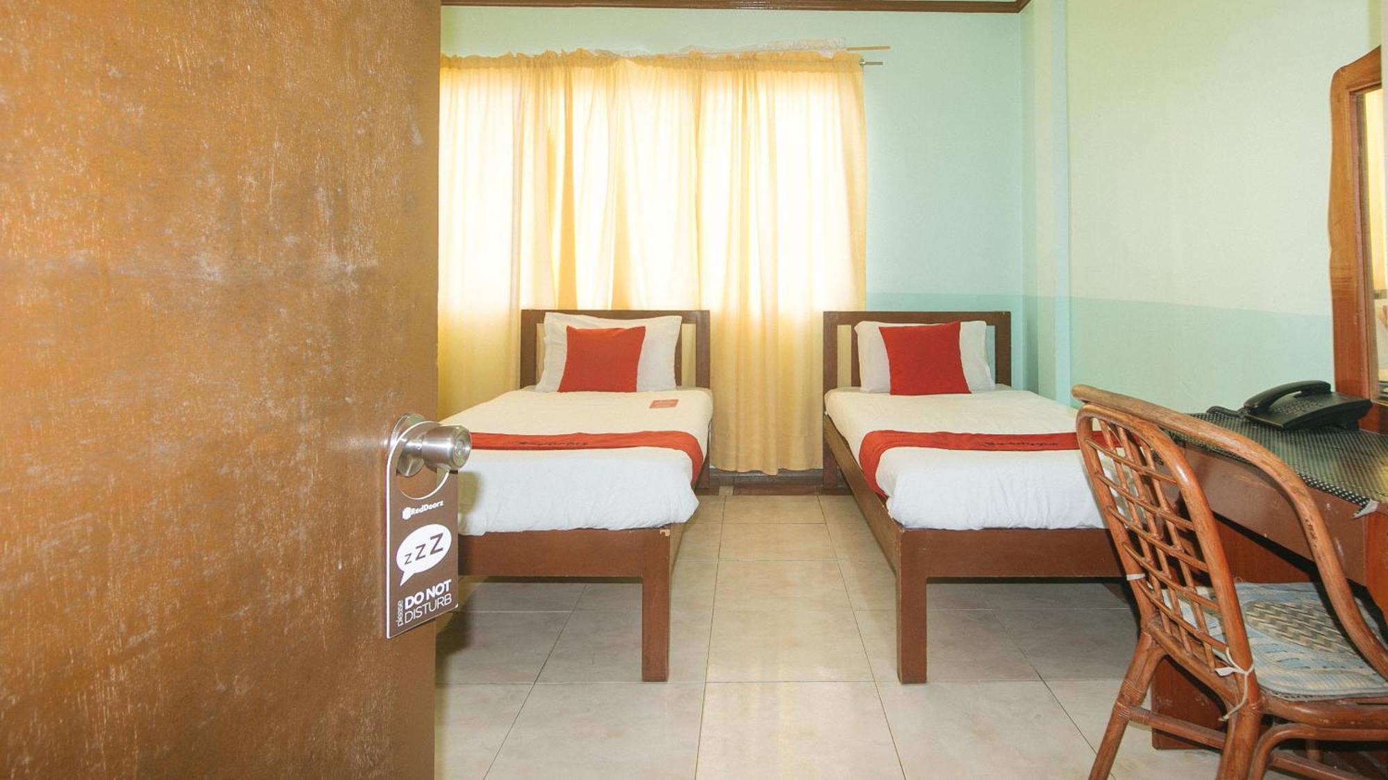 Reddoorz At Maanyag Pension House Mandaue Cebu Exterior foto